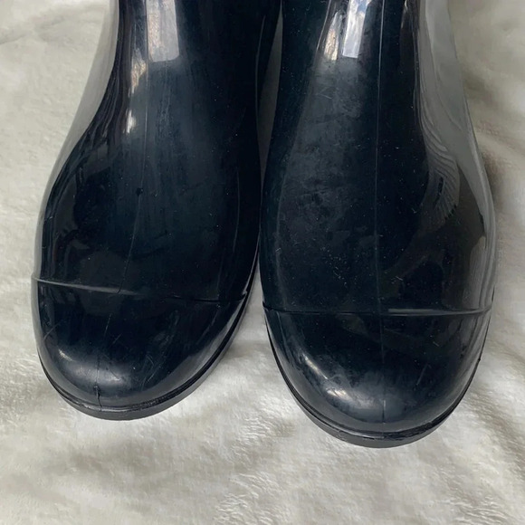 UGG Sienna Rain Boots - Picture 6 of 10